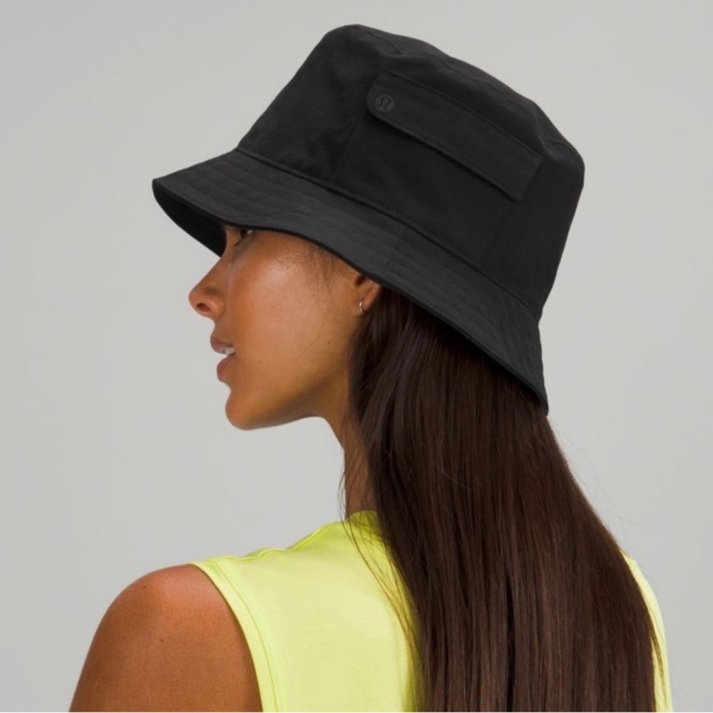 NWT Women's On My Level Bucket Hat with Pocket